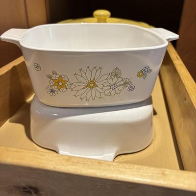 LOT 314: Kitchen Cabinet Cleanout: Corning Ware, Chantal & More