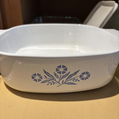 LOT 315: Kitchen Cabinet Cleanout: Corning Ware & Pyrex