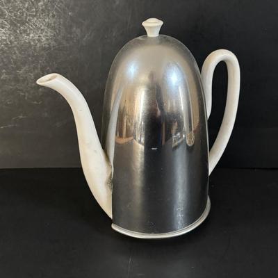 LOT 316: Hoffritz Knives w/Magnetic Board, Universal Coffeematic Electric Percolator, Porcelain & Stainless-Steel Teapot, Vintage...