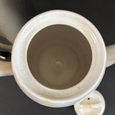 LOT 316: Hoffritz Knives w/Magnetic Board, Universal Coffeematic Electric Percolator, Porcelain & Stainless-Steel Teapot, Vintage...