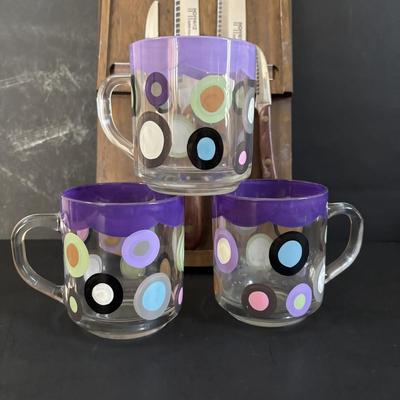 LOT 316: Hoffritz Knives w/Magnetic Board, Universal Coffeematic Electric Percolator, Porcelain & Stainless-Steel Teapot, Vintage...