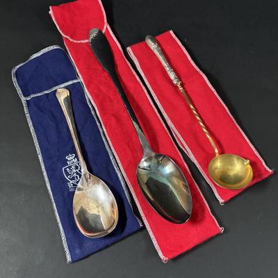 LOT 320: Serving Collection: Oberglas Austria Knife Rest, Brass Butlers Crumb & Dustpan Set, Gorham Silverplate, Demitasse Spoons,...