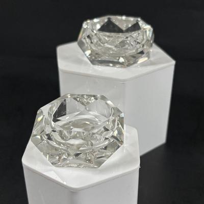 LOT 322: Wedgewood Trinkets Dishes Books on Wedgewood, Trinket Boxes & More