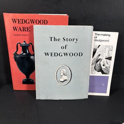 LOT 322: Wedgewood Trinkets Dishes Books on Wedgewood, Trinket Boxes & More