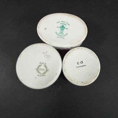 LOT 322: Wedgewood Trinkets Dishes Books on Wedgewood, Trinket Boxes & More