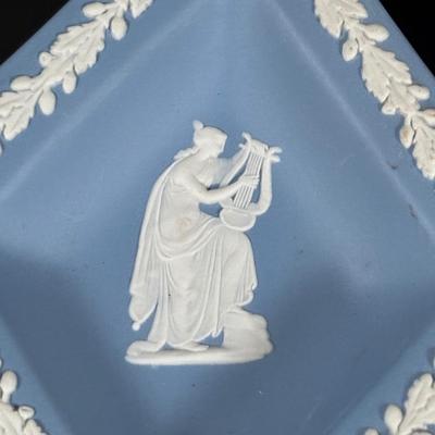 LOT 322: Wedgewood Trinkets Dishes Books on Wedgewood, Trinket Boxes & More