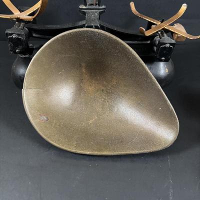 LOT 323: Vintage Avery Scale w/Weights & Postal Scale