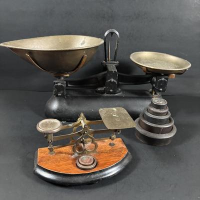 LOT 323: Vintage Avery Scale w/Weights & Postal Scale