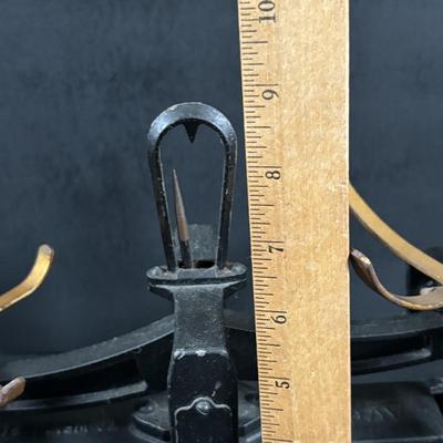LOT 323: Vintage Avery Scale w/Weights & Postal Scale