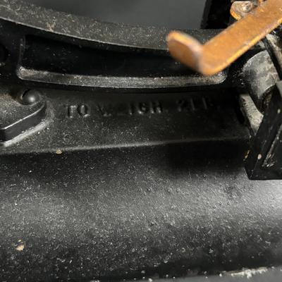 LOT 323: Vintage Avery Scale w/Weights & Postal Scale