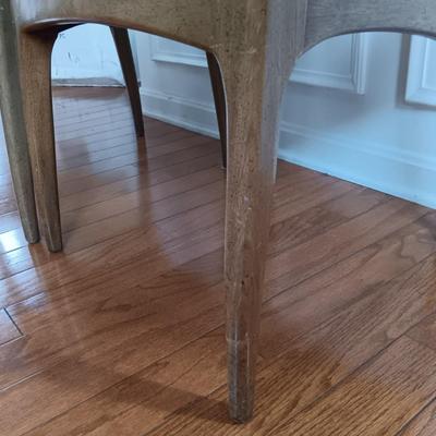 LOT 325: Set of 4 Mid Century Modern Dining Room Chairs