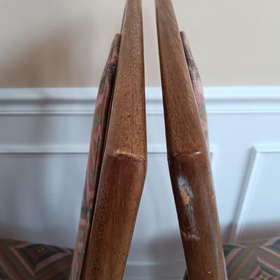 LOT 325: Set of 4 Mid Century Modern Dining Room Chairs