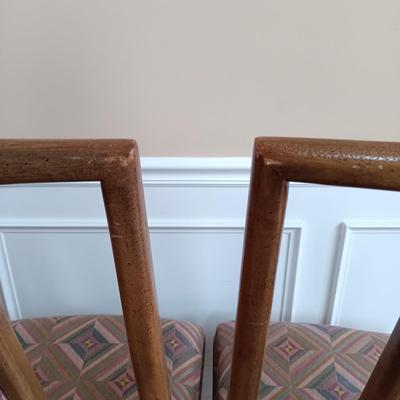 LOT 325: Set of 4 Mid Century Modern Dining Room Chairs