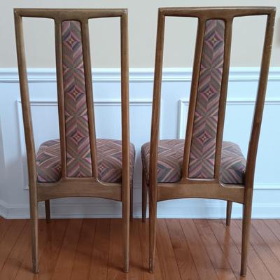 LOT 325: Set of 4 Mid Century Modern Dining Room Chairs