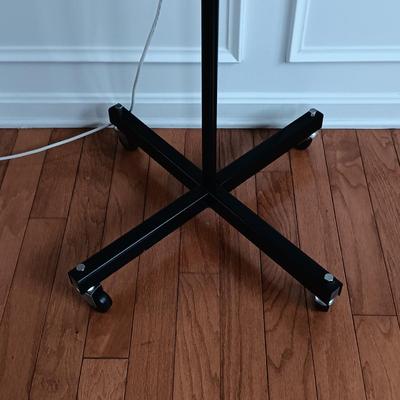 LOT 327: Magnifying Glass Floor Lamp