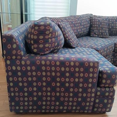 LOT 331: 2-Piece Sectional Sofa