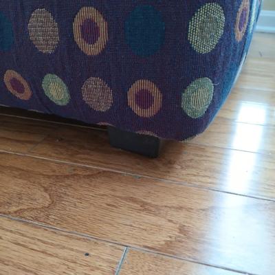 LOT 331: 2-Piece Sectional Sofa