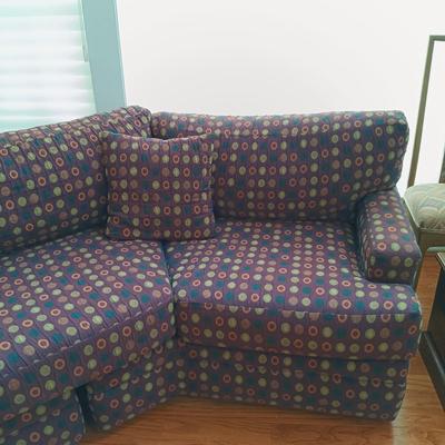 LOT 331: 2-Piece Sectional Sofa