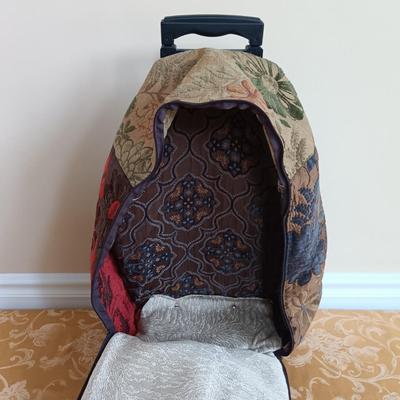 LOT 333: Erda Duffel Bag with Rolling Floral Tapestry Bag