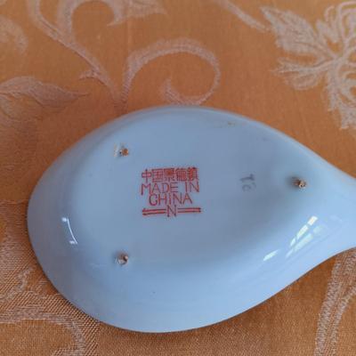 LOT 335: Herend Hungary Indian Basket Green Teacup, Japanese Stork on Silk Wall Scroll, Gibsons Teapot & More