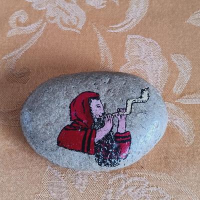 LOT 337: Vintage Velvet Belt with Verse from Malachi, Bronze Grand Street Boys Plaque, Portuguese Synagogue Tile & More