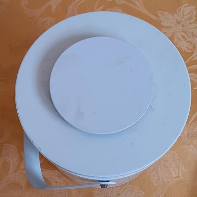 LOT 338: Vintage Copper Fish Mold, Large Melamine Shell Bowls, Stafford Ceramic Shell Forks and Knives & More