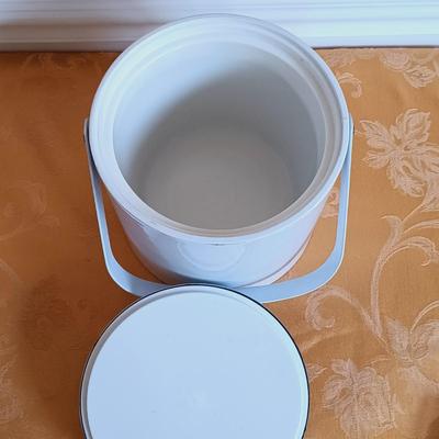 LOT 338: Vintage Copper Fish Mold, Large Melamine Shell Bowls, Stafford Ceramic Shell Forks and Knives & More