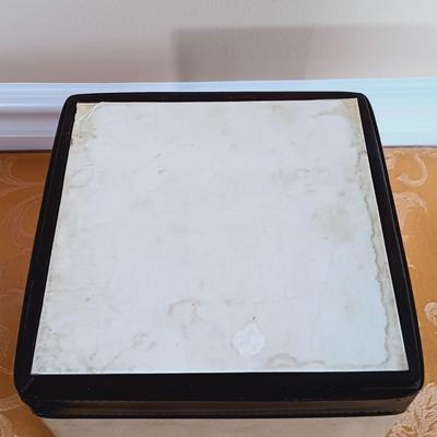 LOT 339: Godinger Monkey Bars Poseable Cocktail Shaker, MCM Glass Decanter, Vintage Ice Bucket & More