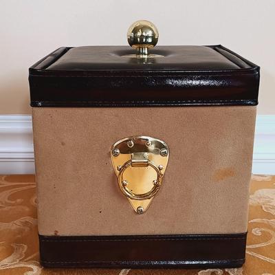 LOT 339: Godinger Monkey Bars Poseable Cocktail Shaker, MCM Glass Decanter, Vintage Ice Bucket & More