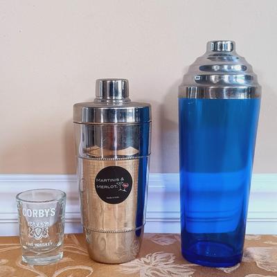 LOT 339: Godinger Monkey Bars Poseable Cocktail Shaker, MCM Glass Decanter, Vintage Ice Bucket & More