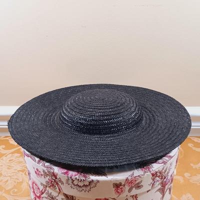 LOT 342: Summer Hat Collection w/ Hat Boxes & Decorative Floral Box