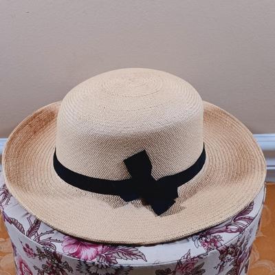 LOT 342: Summer Hat Collection w/ Hat Boxes & Decorative Floral Box