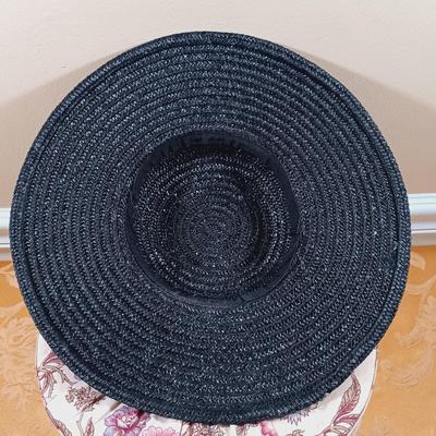 LOT 342: Summer Hat Collection w/ Hat Boxes & Decorative Floral Box