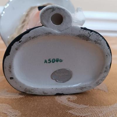 LOT 343: Vintage Lady Head Vases with Sandra Roth Scarf & Vintage Hat Box