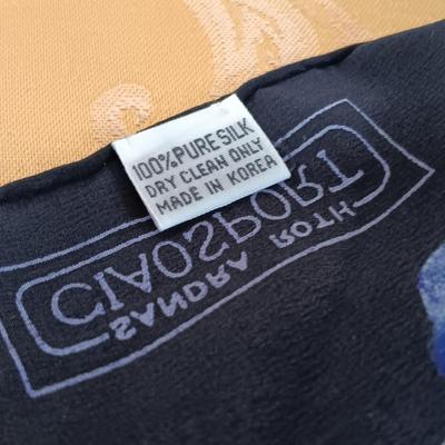 LOT 343: Vintage Lady Head Vases with Sandra Roth Scarf & Vintage Hat Box