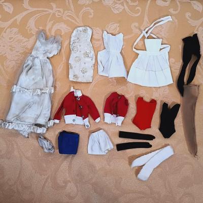 LOT 344: Vintage 1960s Japan Barbie Ponytail with Case, Clothes & Accessories