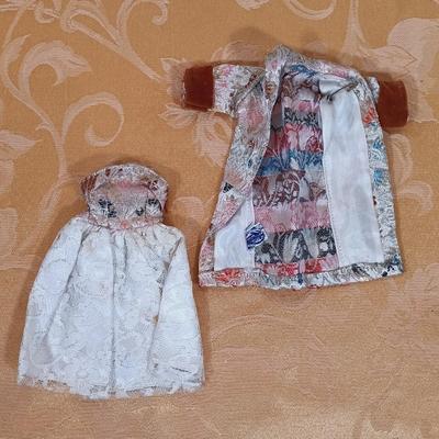 LOT 344: Vintage 1960s Japan Barbie Ponytail with Case, Clothes & Accessories