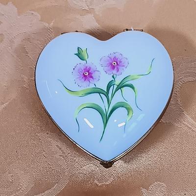 LOT 346: Vintage Dubarry Amber Pyralin Hand Mirror, Limoges Peint Main Floral Trinket Box, Fielding & Co Devon Ware Vanity Tray &...