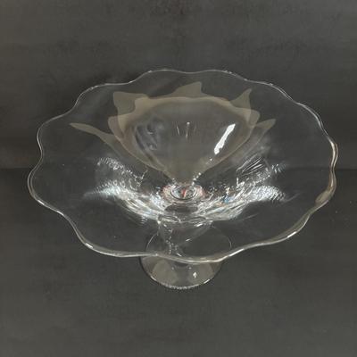 LOT 355: Beautiful Goran Warff Kosta Boda Linne Footed Large Bowl