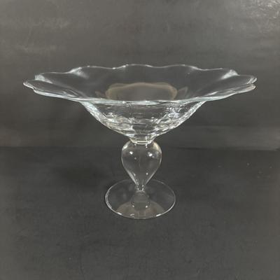 LOT 355: Beautiful Goran Warff Kosta Boda Linne Footed Large Bowl