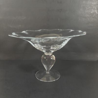 LOT 355: Beautiful Goran Warff Kosta Boda Linne Footed Large Bowl