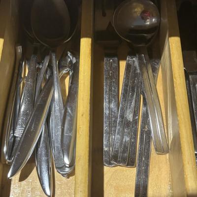 LOT 363: Kitchen Drawer Cleanout/Flatware
