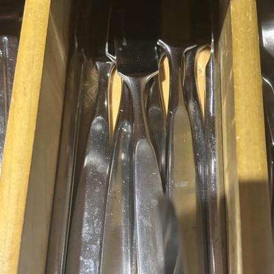 LOT 363: Kitchen Drawer Cleanout/Flatware