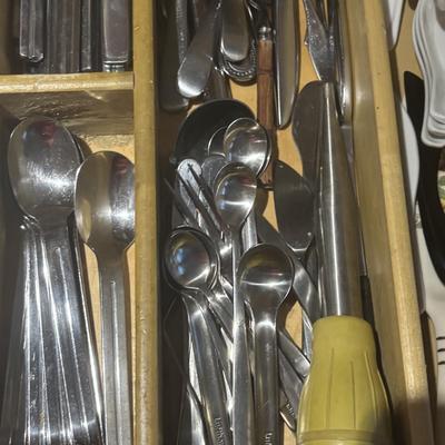 LOT 363: Kitchen Drawer Cleanout/Flatware
