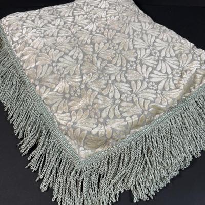 LOT 369: Lenox Judaic Collection Kiddush Cup, Crystal Kiddush Judaic Cup, Lenox Venus Collection Nut/Candy Dish, Table Runner &...