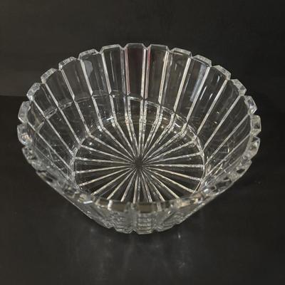 LOT 371: Elegant Crystal Collection