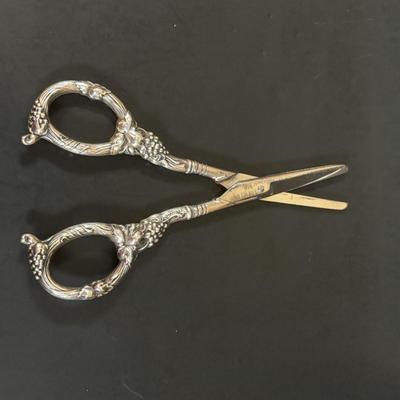 LOT 373: Grape Scissors w/Sterling Silver Handles
