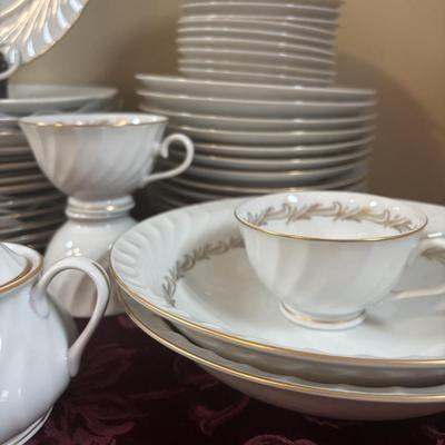 LOT 374: Royal Jackson China Set