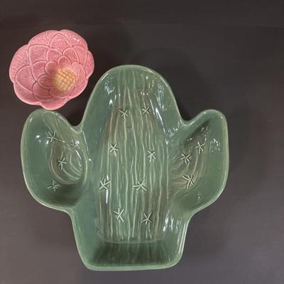 LOT 375: Treasure Craft Cactus Chip & Dip Sets, 222 Fifth Pico De Gallo-Bright Bowls & The Euro Chopper