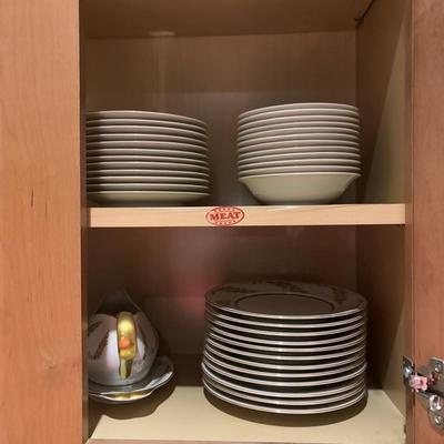 LOT 378: Meito Norleans Courtly China, Made in Occupied Japan